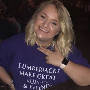 Meet your Posher, Elizabeth